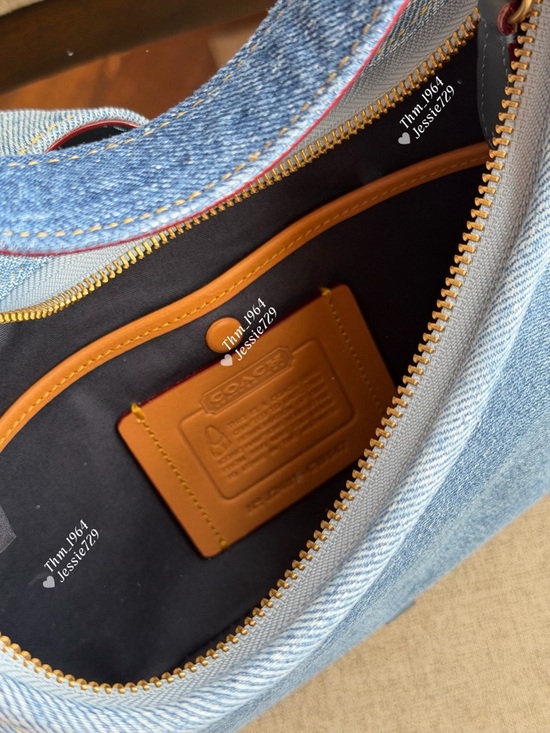 NWT！COACH Hamptons Hobo Bag With Repurposed Denim（CW647）fast shiping main image 11